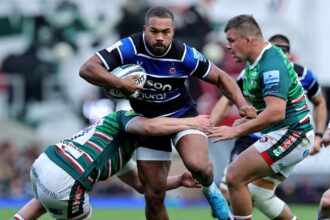 Bath edge Leicester to claim dramatic victory in Premiership