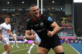 Saracens secure victory over Exeter with five tries as Earl stars