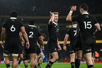 Ruthless New Zealand punish Ireland to claim back-to-back victories