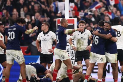 France dig deep to grind out victory over All Blacks in thriller