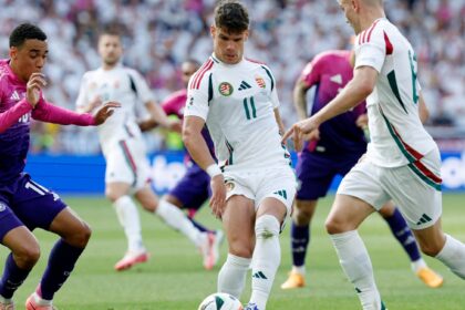 Man Utd "really interested" in signing "fantastic" defender