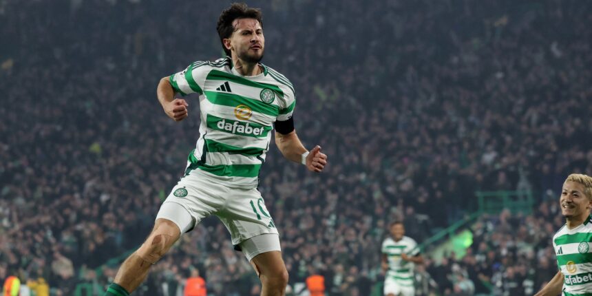 Celtic submit bid to sign "excellent" new star