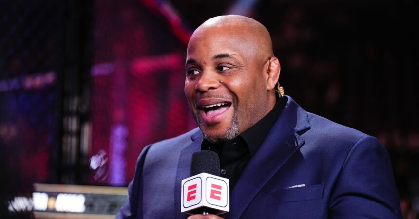 Daniel Cormier, Chael Sonnen announced as coaches for The Ultimate Fighter 33