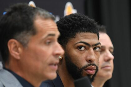 Former NBA top executive bluntly reacts to Anthony Davis’ wishes for a center, ‘It’s a hard job’