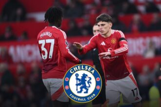 Kobbie Mainoo and Alejandro Garnacho of Manchester United