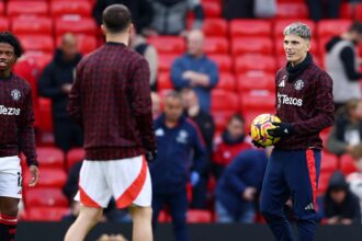Man Utd refusing to rule out sale of "brave" star against Amorim's wishes