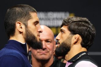 Morning Report: Daniel Cormier disagrees with Dana White: ‘It still needs to be Arman Tsarukyan [next]’