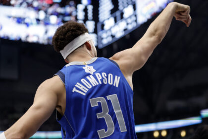 NBA fans are all making same Golden State Warriors point as Klay Thompson goes big in Mavericks loss