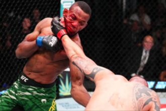 Santiago Ponzinibbio Bloodies Carlston Harris En Route to Late TKO - UFC Vegas 101 Highlights