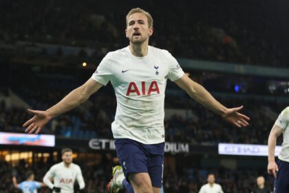 Spurs plot bid for "machine" who's outscoring Solanke