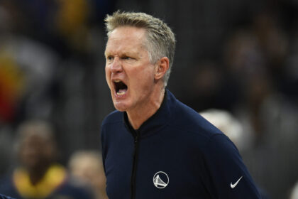 Steve Kerr admits he's doing something he "hates" after win vs Timberwolves, he's got no choice