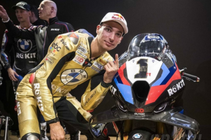 Toprak Razgatlioglu unveils BMW’s 2025 WSBK bike | World Superbikes