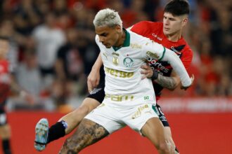 Wolves hold talks over move for midfielder with £16m+ transfer possible