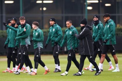 Unai Emery, Manager of Aston Villa, speaks to Youri Tielemans