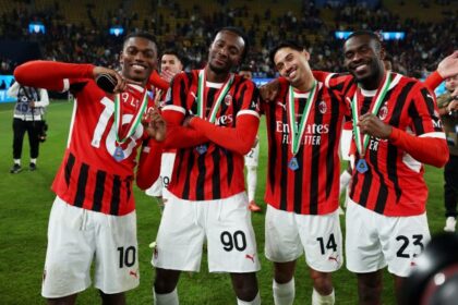 Rafael Leao, Tammy Abraham, Tijjani Reijnders and Fikayo Tomori of AC Milan celebrate victory