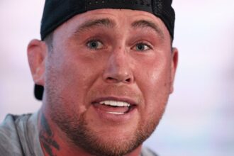 Darren Till blasts ‘f*cking dumb’ fans ripping Israel Adesanya after UFC Saudi Arabia loss
