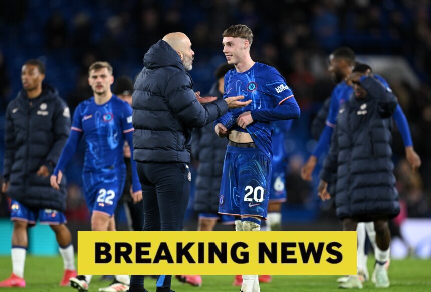 Enzo Maresca talks to Cole Palmer after Chelsea