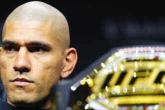 Former UFC Champ Sounds the Alarm: Alex Pereira Is Taking a HUGE Risk at UFC 312