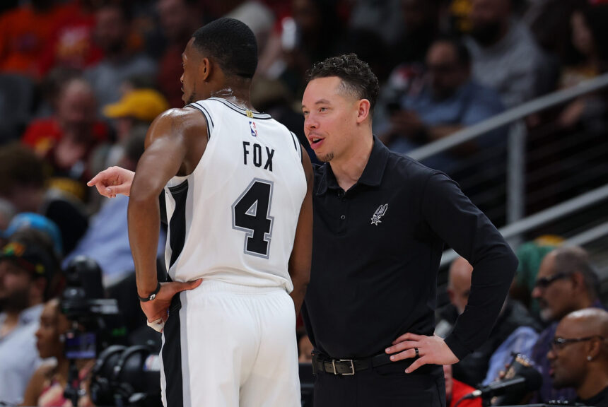 Mitch Johnson raves about DeAaron Fox debut for San Antonio Spurs, 'I'm not going to downplay...'