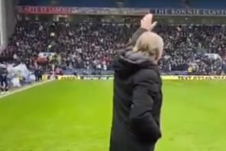 Sir Kenny Dalglish welcomed warmly by Blackburn Rovers ahead of Plymouth Argyle victory (Video)