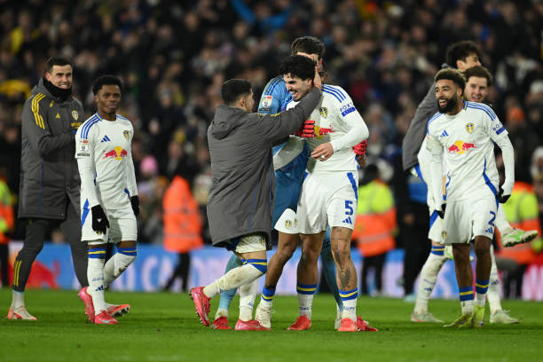 Leeds United players celebrating winner vs Sunderland