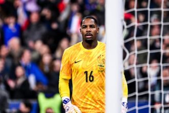 Chelsea eyeing move for elite goalkeeper that could be available for bargain price of €40m