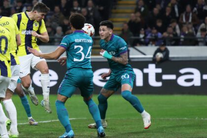 Man Utd scouts watch 19 y/o Fenerbahce ace hooked at half time in defeat