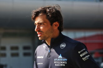 Red Bull scolded “sign Carlos Sainz”, “it’s not Liam Lawson’s fault”