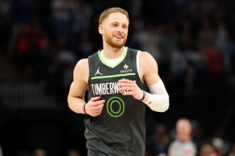 Timberwolves coach reacts to Donte DiVincenzo performance vs Magic, claims teammate did 'phenomenal job'