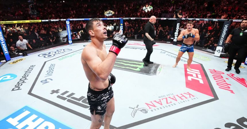 UFC Mexico video: Manuel Torres scores brutal knockout, dazed Drew Dober tries to keep fighting