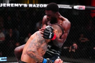 UFC Vegas 104 video: Chidi Njokuani blasts Elizeu Zaleski with huge knee leading to knockout win