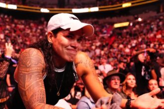Amanda Nunes gets emotional during Hall of Fame induction announcement