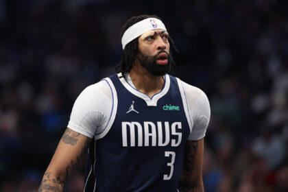 Anthony Davis drops cold two-word response on prospect of facing Lakers first time since Mavericks trade
