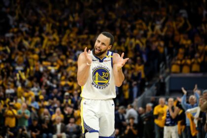 Bill Simmons picks out Stephen Curry situation he spotted that makes him worried about Golden State