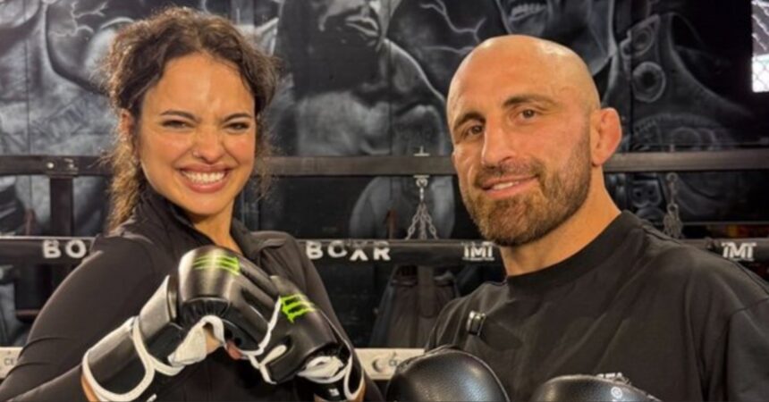 Does Alexander Volkanovski Train Wearing a Cup? Nina Marie Daniele Gets the Scoop 'I Don’t Need to Worry About That'