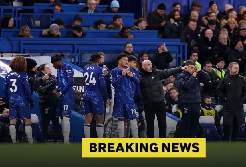 Enzo Maresca giving instructions to his Chelsea players