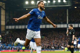 Everton poised to rival Liverpool in move to sign "superb" £40m DCL heir