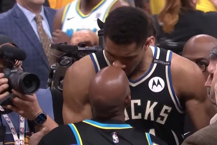 Giannis Antetokounmpo Bucks pic