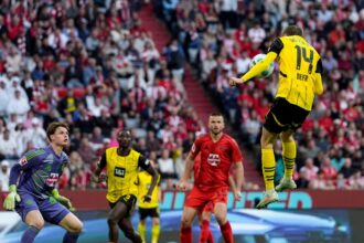 Fantastic attacking displays at both ends as Bayern Munich and Borussia Dortmund share spoils in thrilling Klassiker (Video)