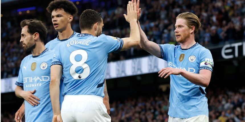 Arsenal holding discussions about shock deal to sign £400k-p/w Man City ace