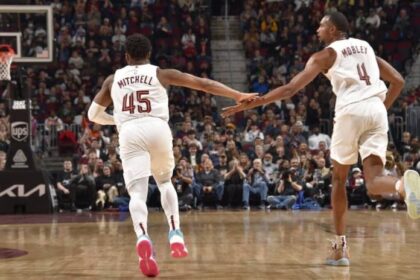 Donovan Mitchell and Evan Mobley pic