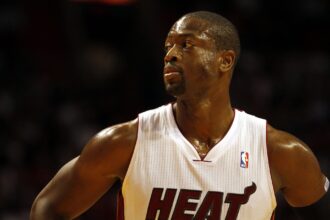 Dwyane Wade was very tempted to join one team instead of Miami Heat, he even tried on the jersey in the mirror