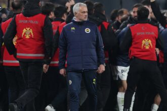 Fenerbahce preparing ambitious Mourinho move to sign "anxious" Man Utd ace