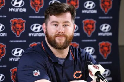 Joe Thuney Bears gif
