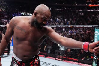 Jon Jones taunts Tom Aspinall, suggesting easy win when he returns to UFC