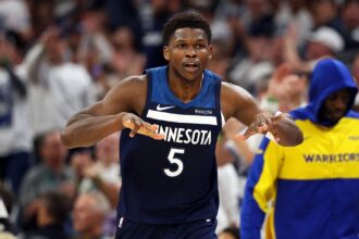 NBA fans all in agreement as Anthony Edwards battles injury to help Timberwolves win Game 2, 'that's so tough...'