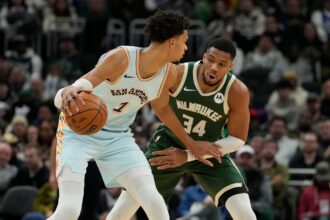 San Antonio Spurs might win a ring by trading for Giannis, or they could follow one team’s awful blueprint