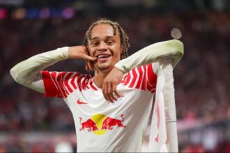 Manchester United make €135m offer for Xavi Simons