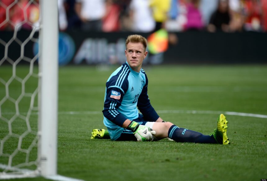 Barcelona goalkeeper Marc-Andre ter Stegen offered to Manchester United