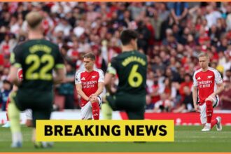 Oleksandr Zinchenko takes the knee for Arsenal